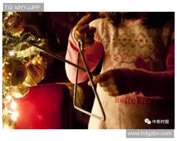 足球明星齐聚一堂共唱圣诞歌传递温暖与欢乐的节日气氛